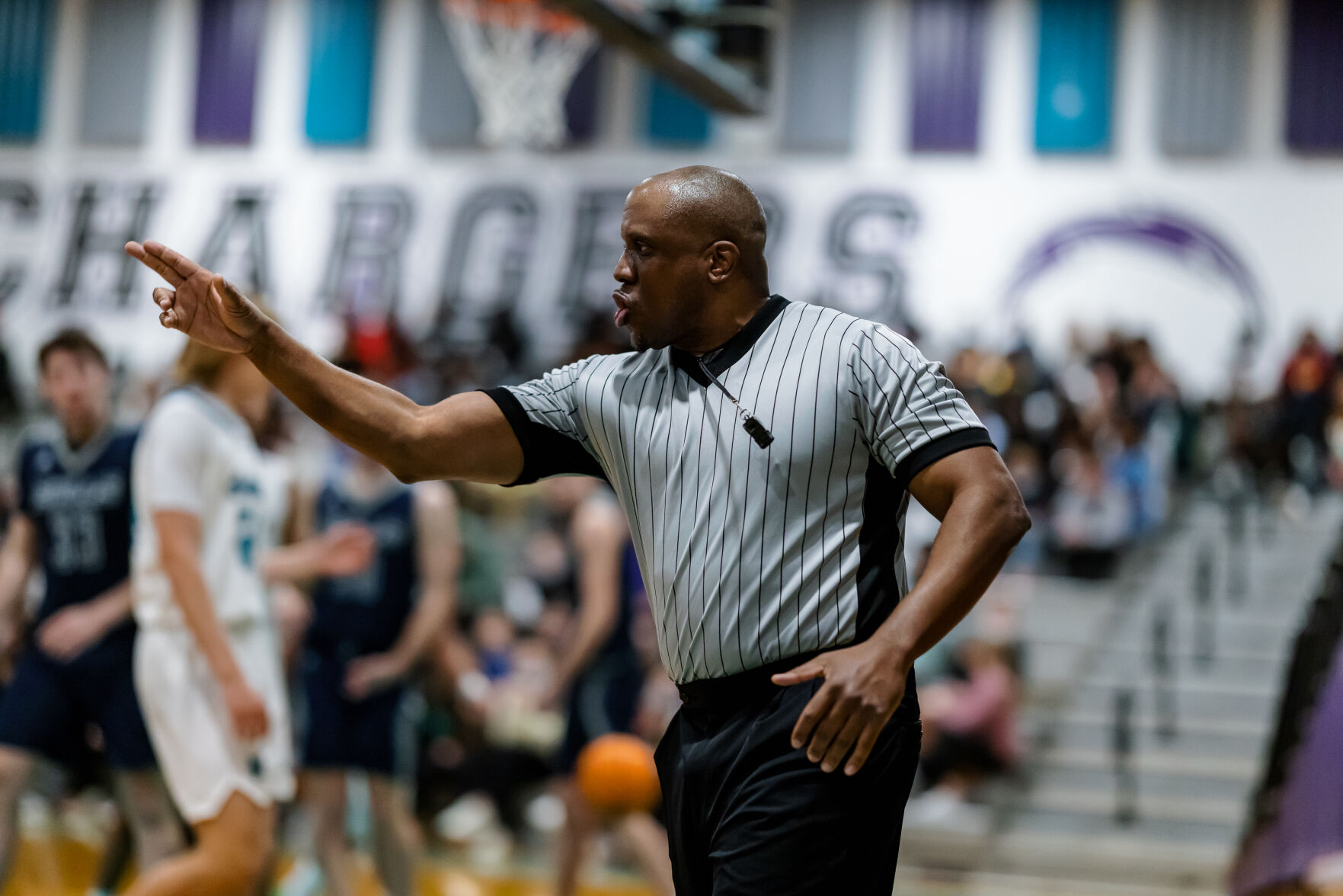The Cox Mill Chargers Varsity Boys defeated the Hickory Ridge RaginÕ Bulls 85-66 on Friday Night.